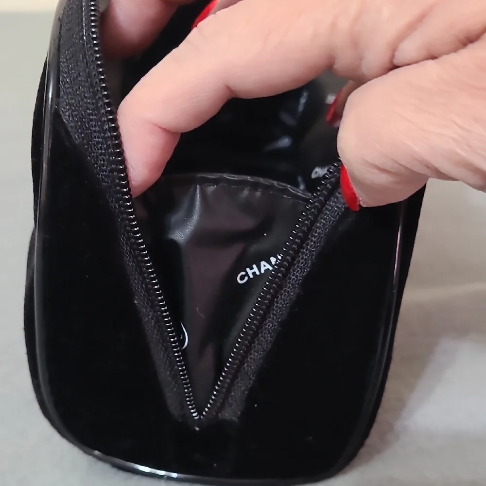 CHANEL Parfums Black‎ Velvet Cosmetic Makeup Bag